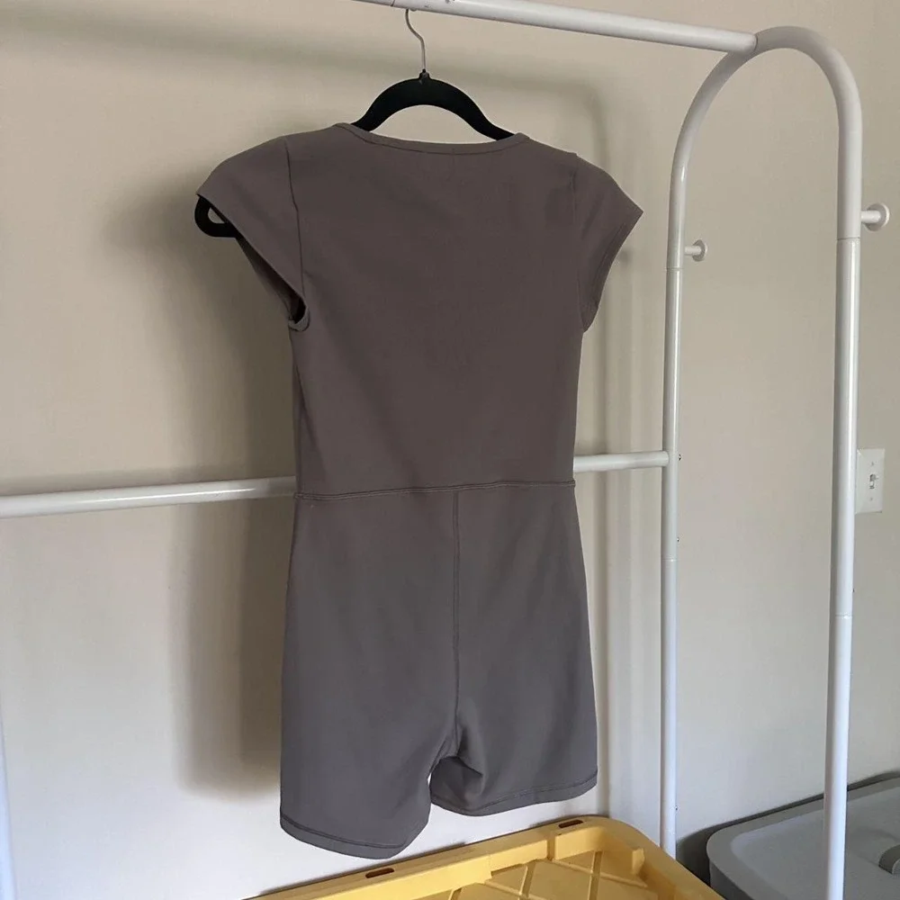 Aritzia Wilfred Free Short Romper